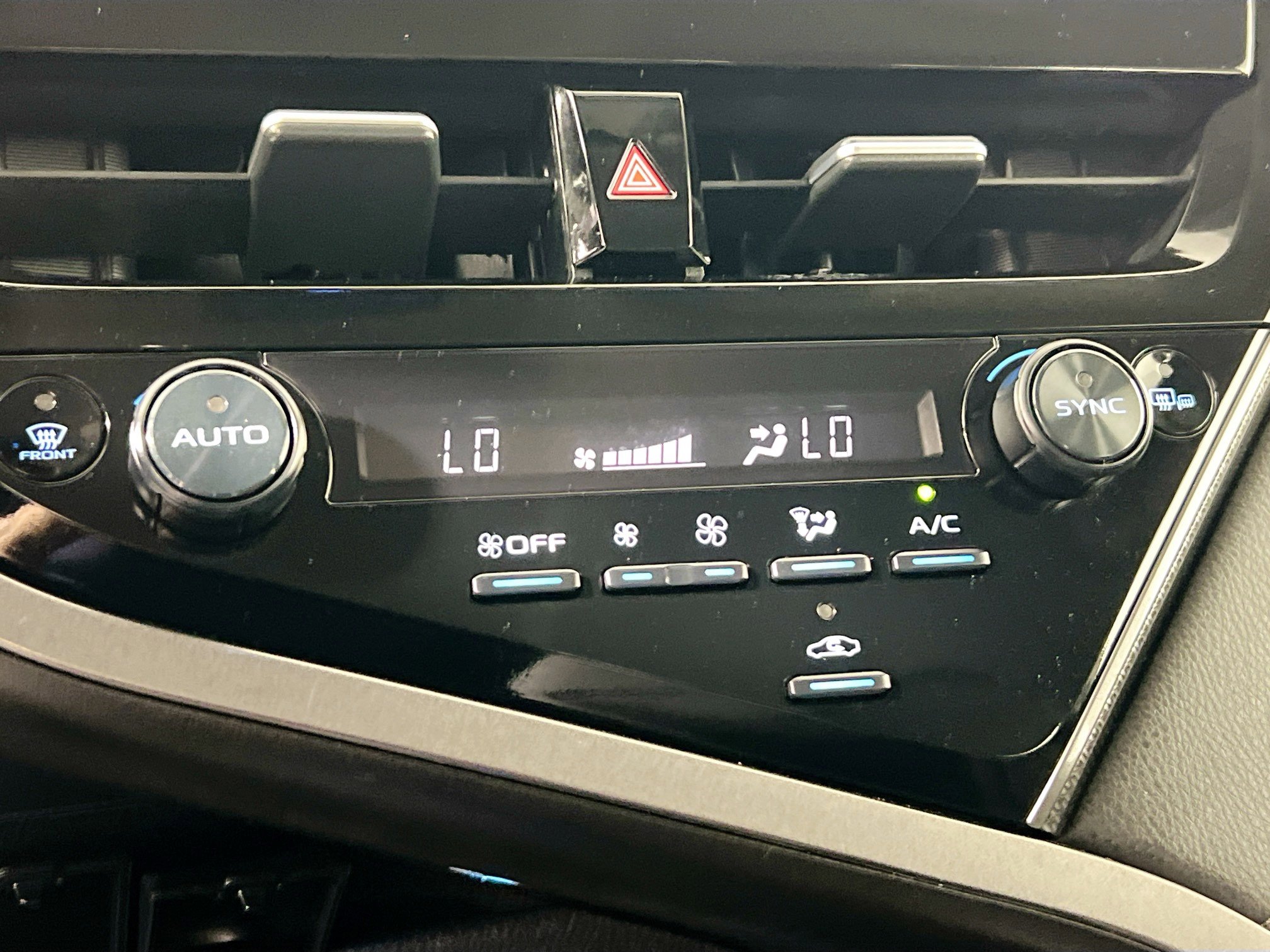 Used 2024 Toyota Camry XSE FWD image 27