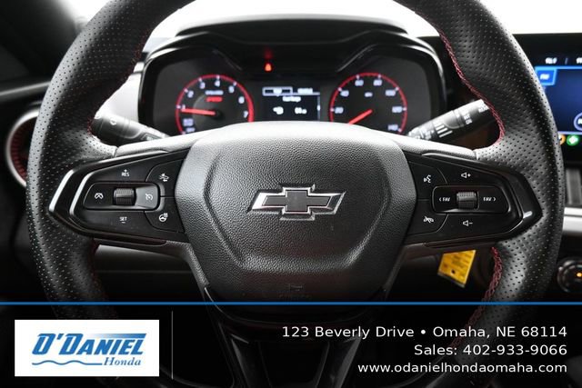 Used 2024 Chevrolet Trax RS w/ Sunroof Package FWD image 29