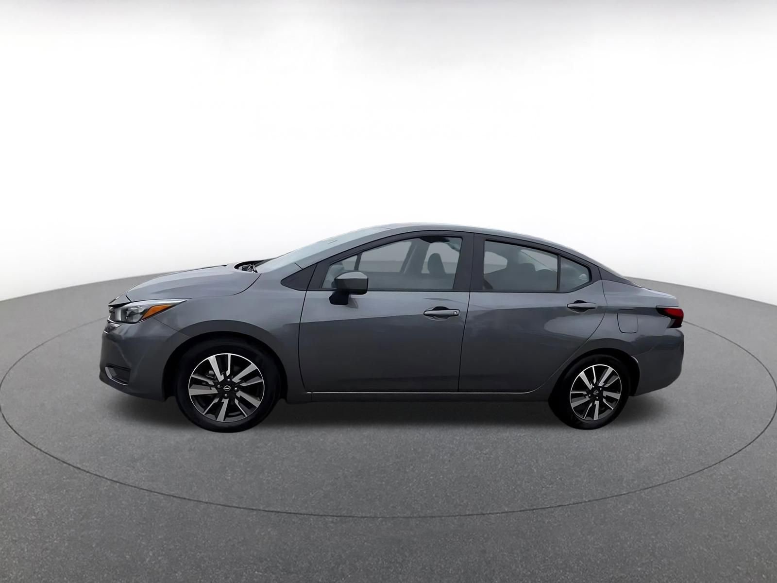 Used 2025 Nissan Versa SV FWD image 8