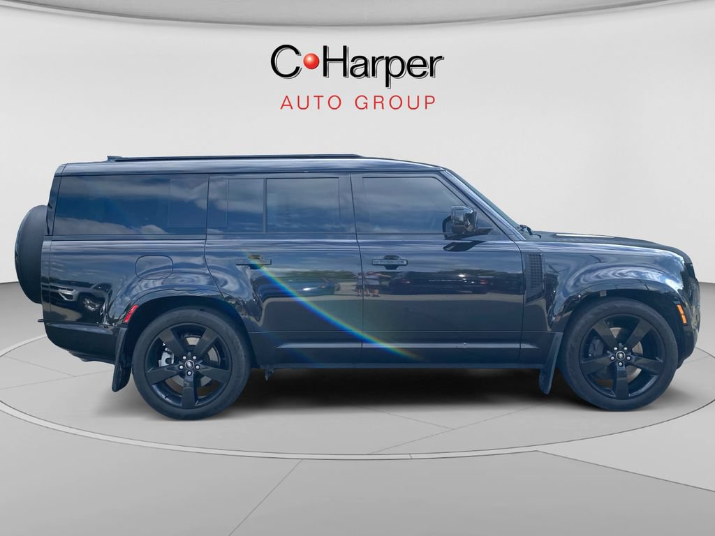 Used 2025 Land Rover Defender 130 X-Dynamic SE AWD/4WD image 2
