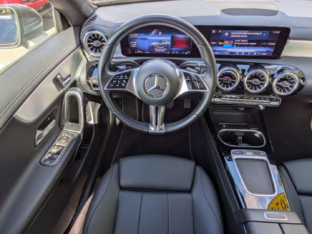 Used 2025 Mercedes-Benz CLA 250 4MATIC image 15