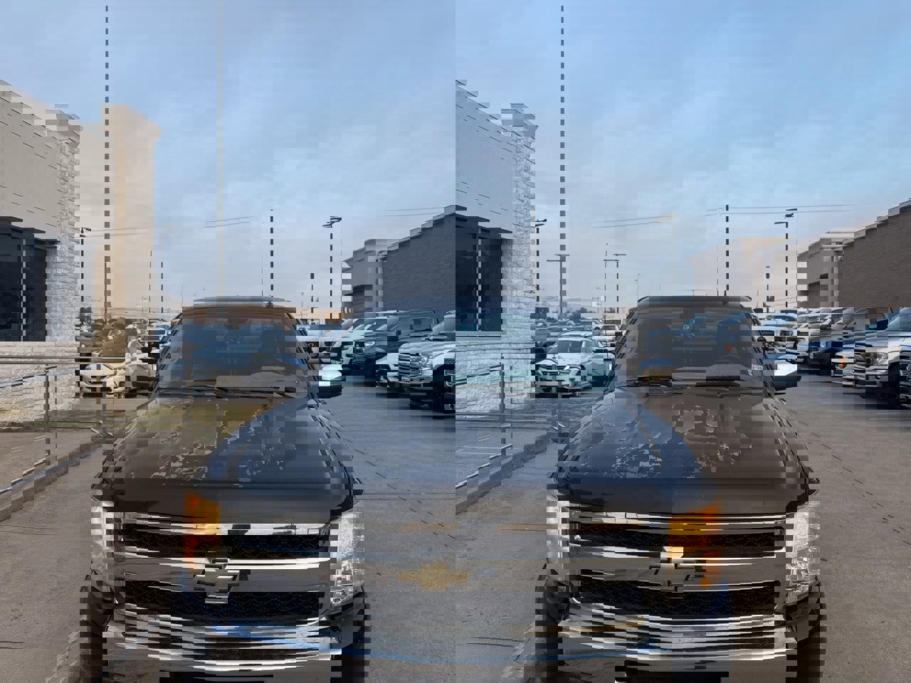 Used 2009 Chevrolet Silverado 1500 LT w/ Texas Edition image 2