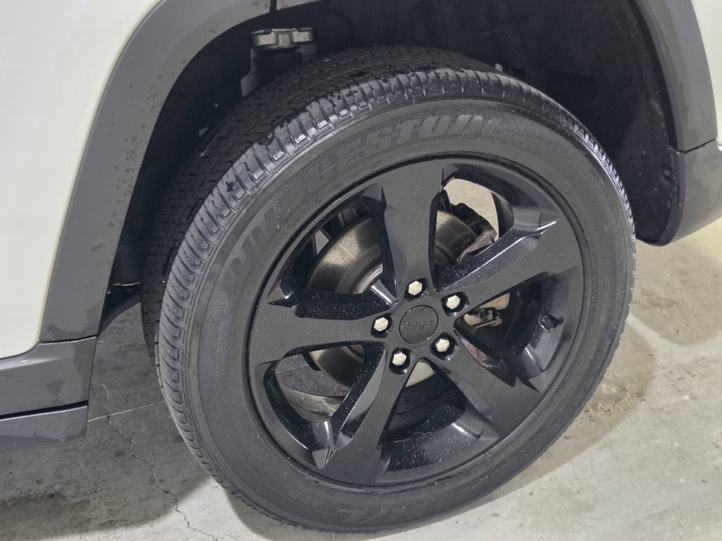 Certified 2023 Jeep Grand Cherokee Altitude AWD/4WD image 18