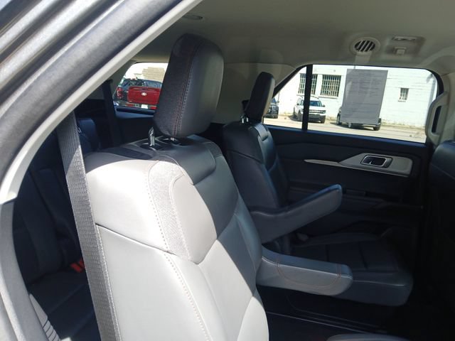 Certified 2025 Ford Explorer Active w/ Active Comfort Package AWD/4WD image 41