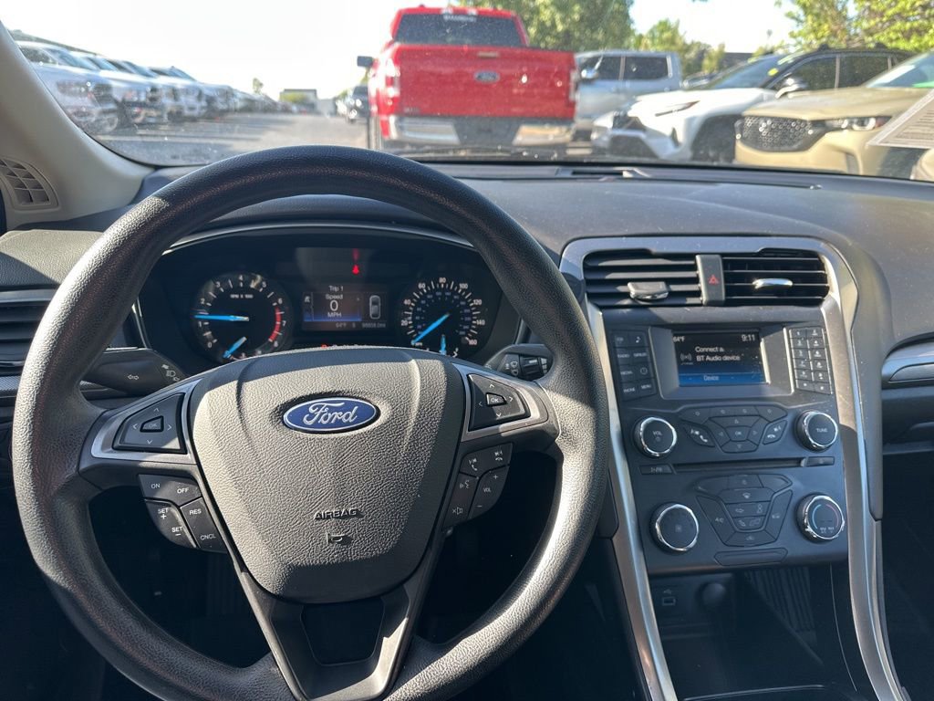 Used 2018 Ford Fusion SE FWD image 6