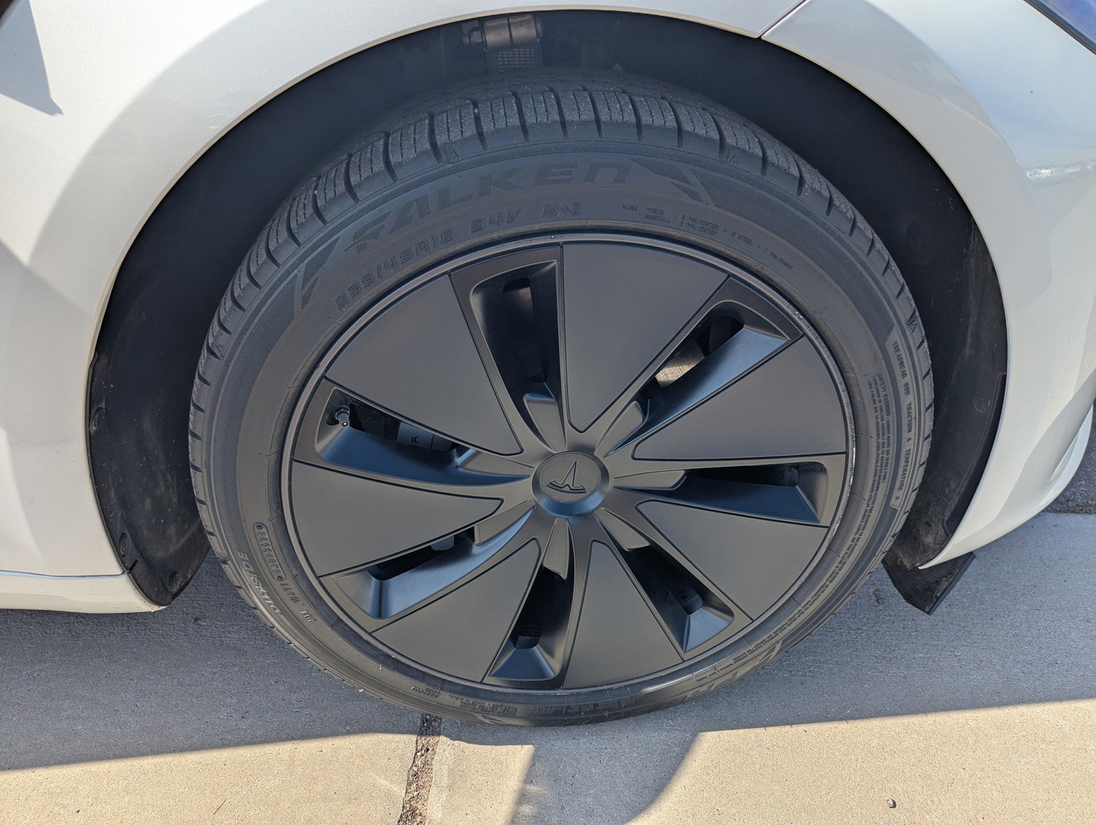 Used 2024 Tesla Model 3 Standard Range image 9