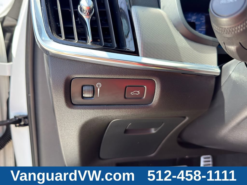 Used 2022 Volvo S90 B6 R-Design w/ Advanced Package AWD/4WD image 26