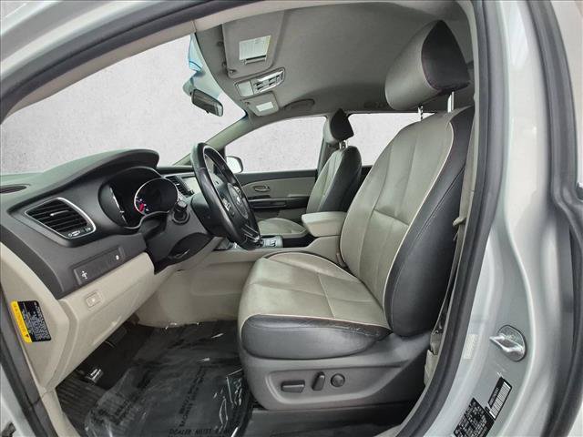 Used 2017 Kia Sedona LX w/ LX Essentials Premium Package FWD image 16