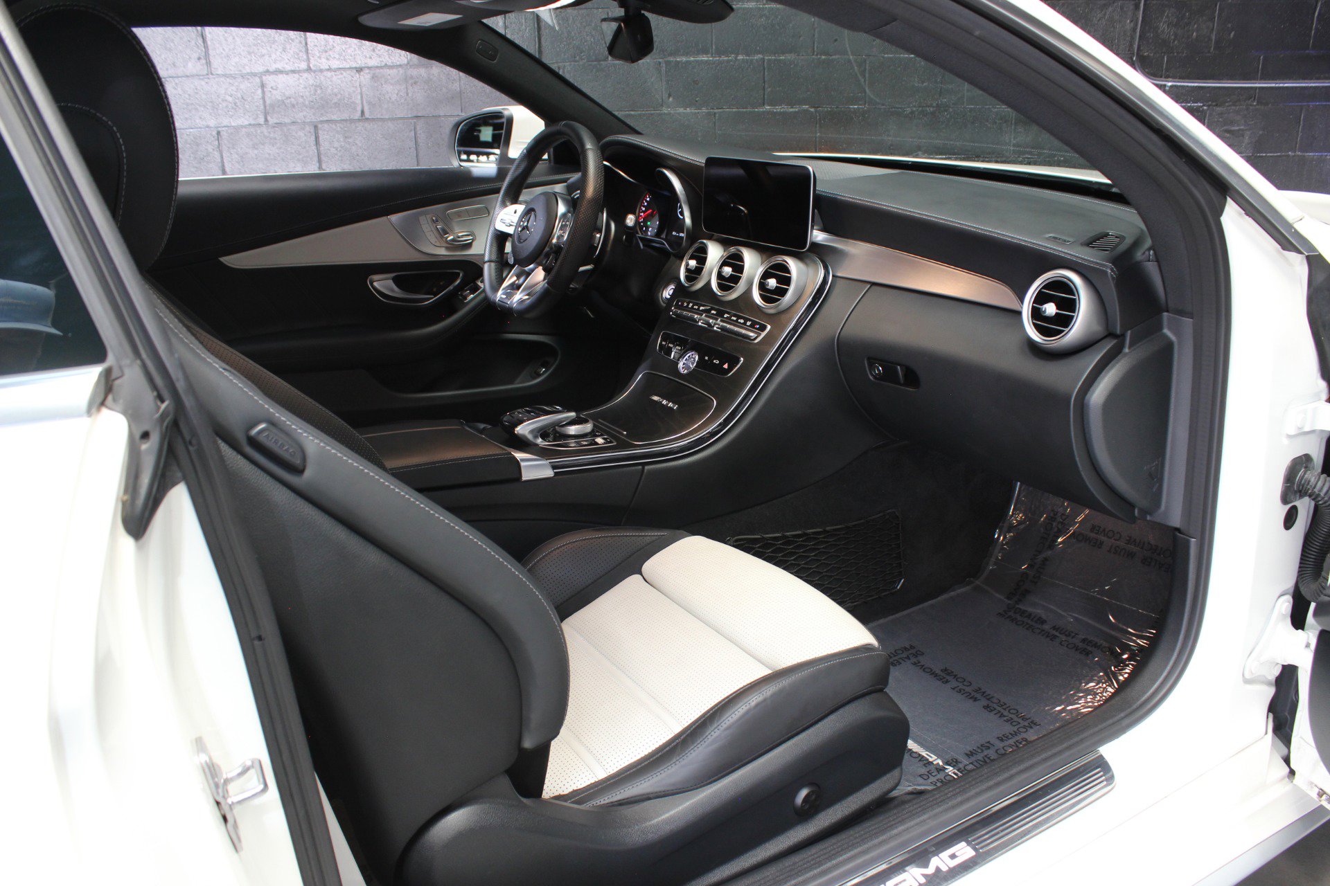 Used 2020 Mercedes-Benz C 63 AMG S w/ Multimedia Package image 33