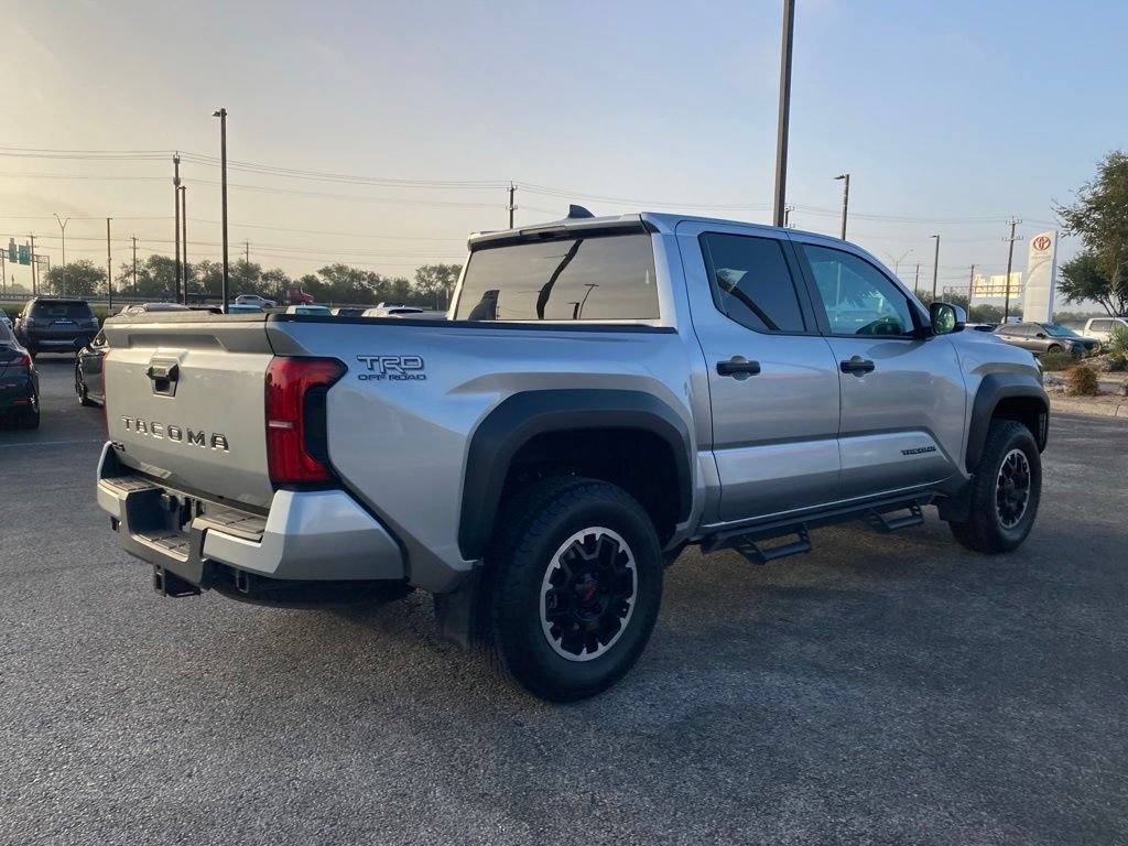 Used 2024 Toyota Tacoma TRD Off-Road AWD/4WD image 5