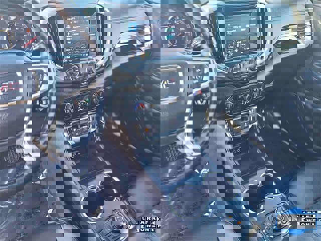 Used 2024 GMC Terrain SLT image 14