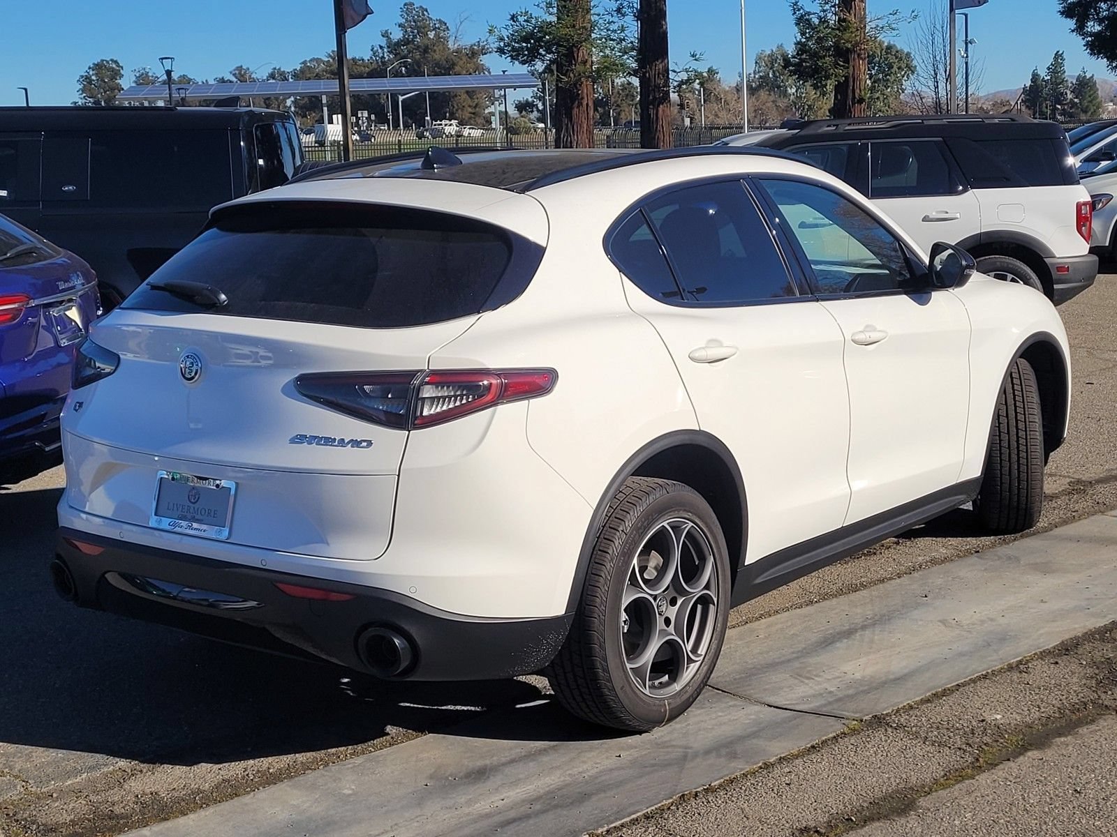 Used 2025 Alfa Romeo Stelvio Sprint AWD/4WD image 5
