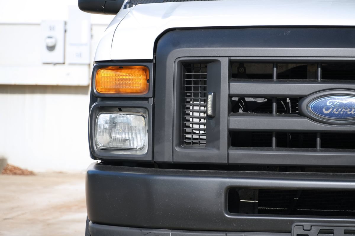 Used 2014 Ford E-150 and Econoline 150 w/ Power Group RWD image 18