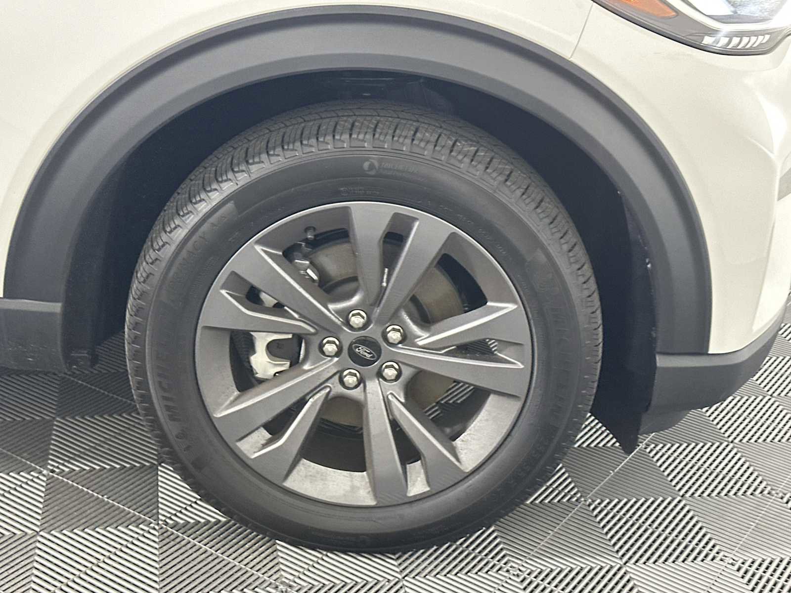 Used 2025 Ford Explorer Active w/ Active Comfort Package AWD/4WD image 13