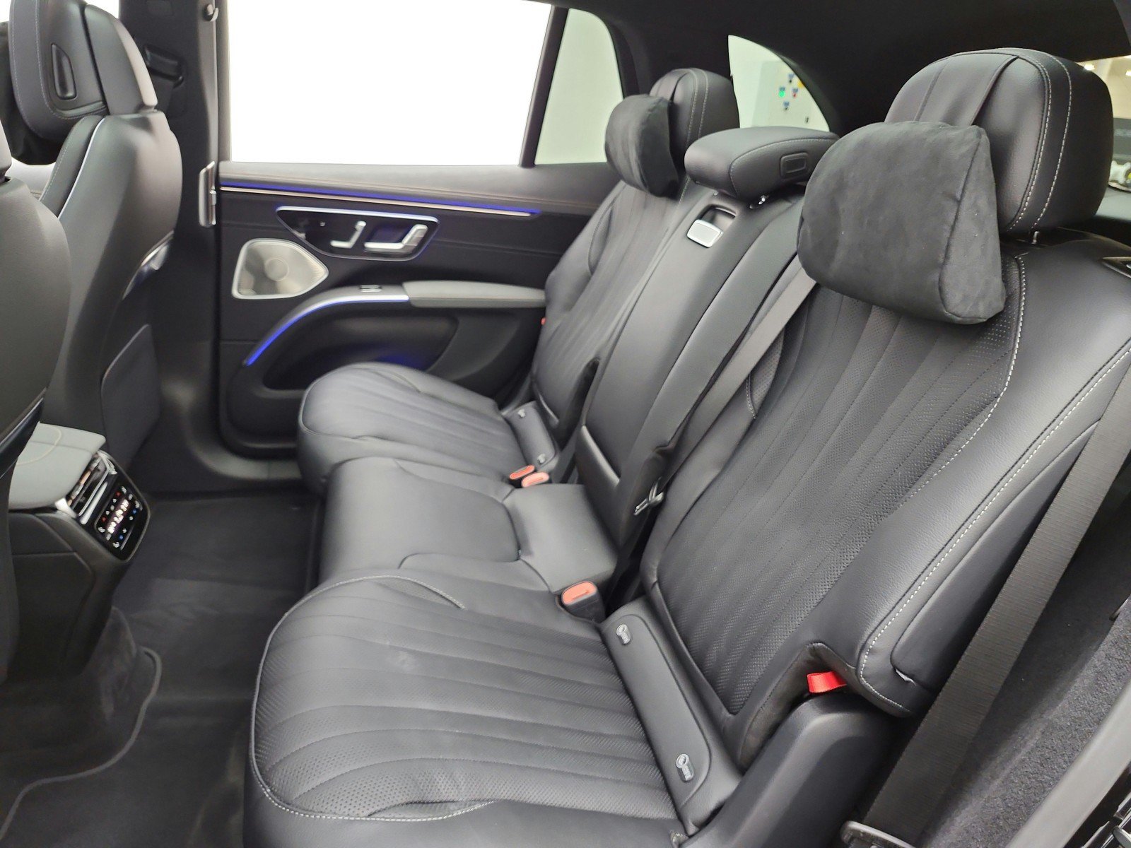 New 2027 Mercedes-Benz EQS 400 4MATIC SUV image 11