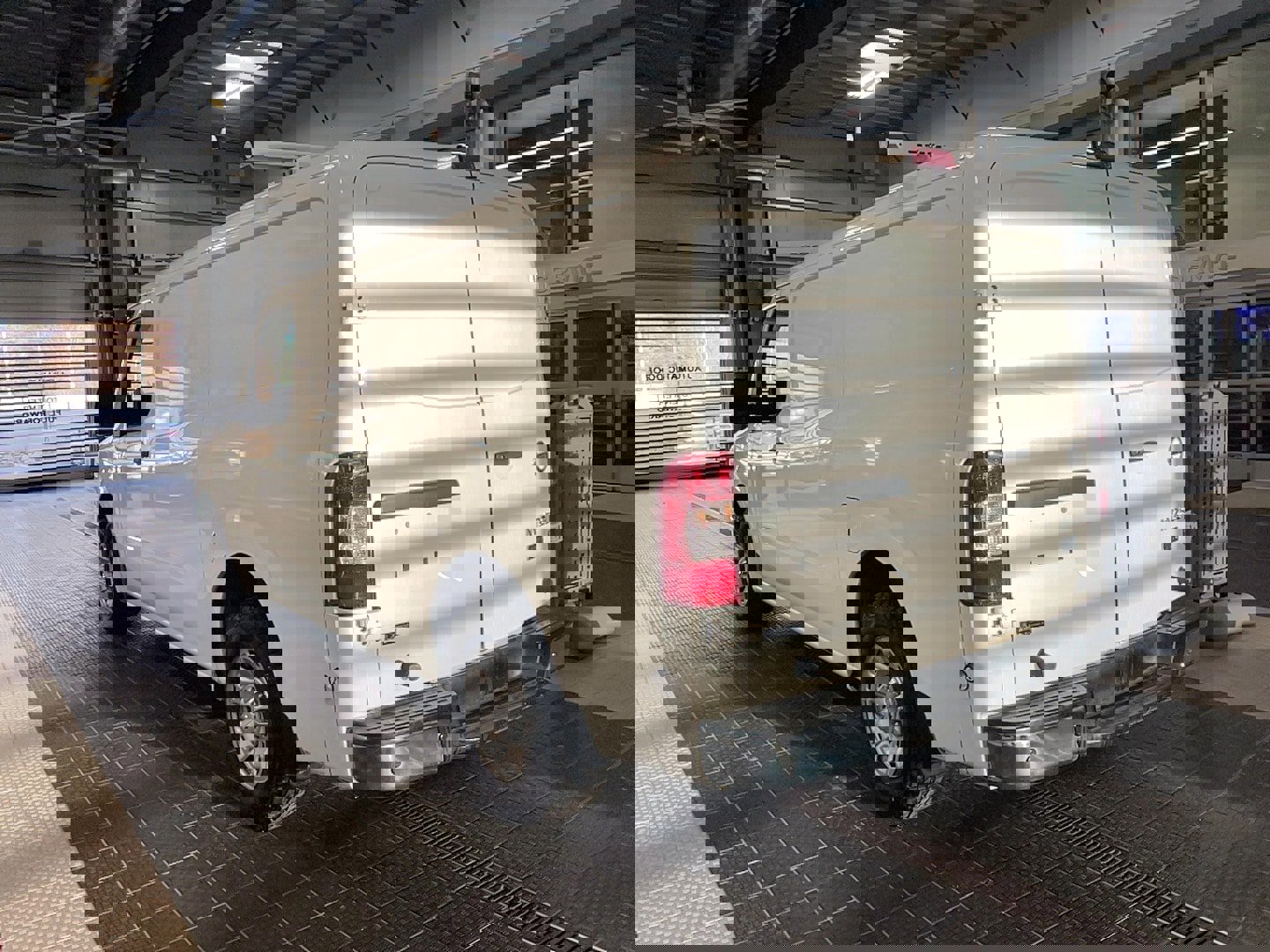 Used 2013 Nissan NV 2500 SV image 11