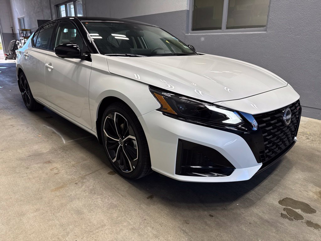 New 2026 Nissan Altima 2.5 SR w/ SR Premium Package FWD image 6