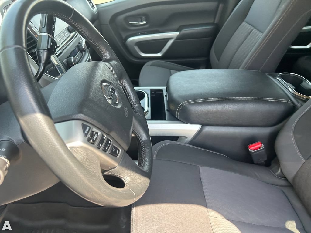 Used 2021 Nissan Titan SV w/ SV Convenience Package AWD/4WD image 19