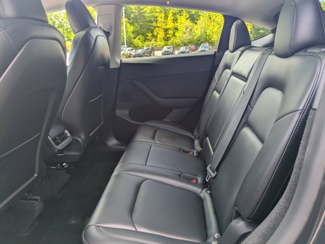 Used 2024 Tesla Model Y Long Range RWD image 17