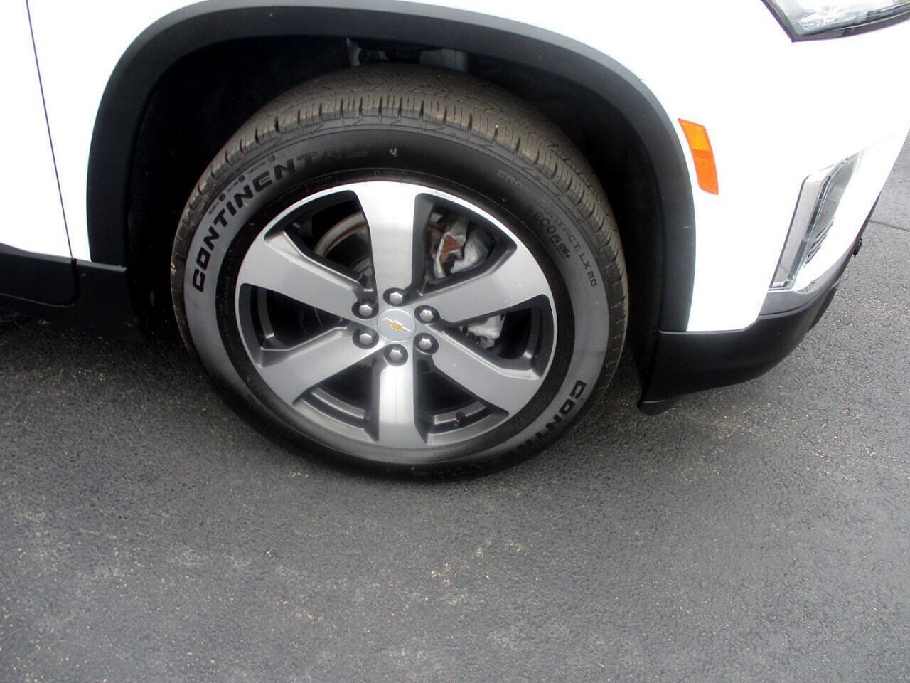 Used 2023 Chevrolet Traverse LT AWD/4WD image 17
