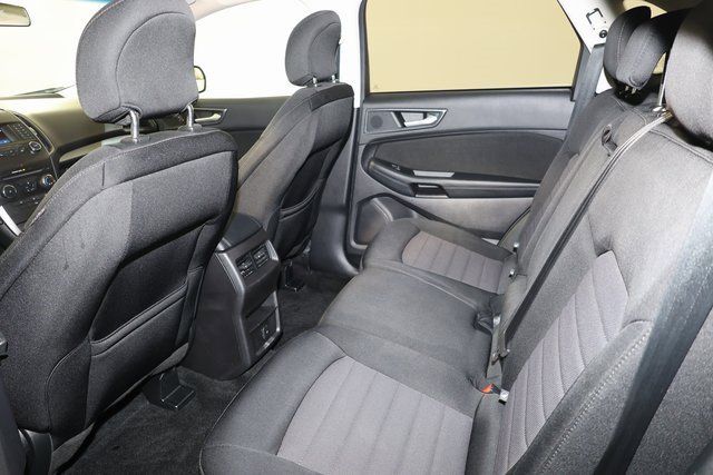 Used 2018 Ford Edge SE image 25