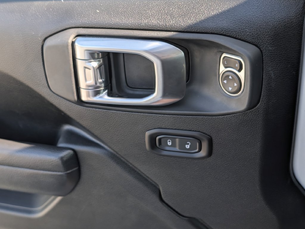 Used 2025 Jeep Gladiator Sport AWD/4WD image 24