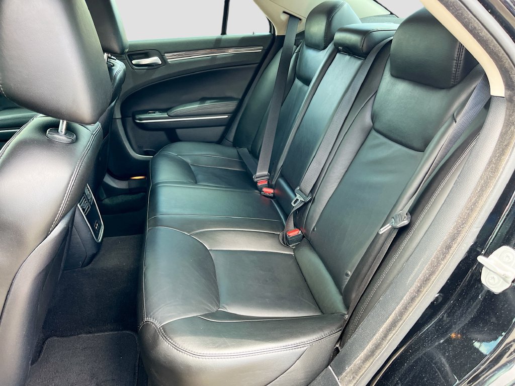 Used 2021 Chrysler 300 Touring L RWD image 23