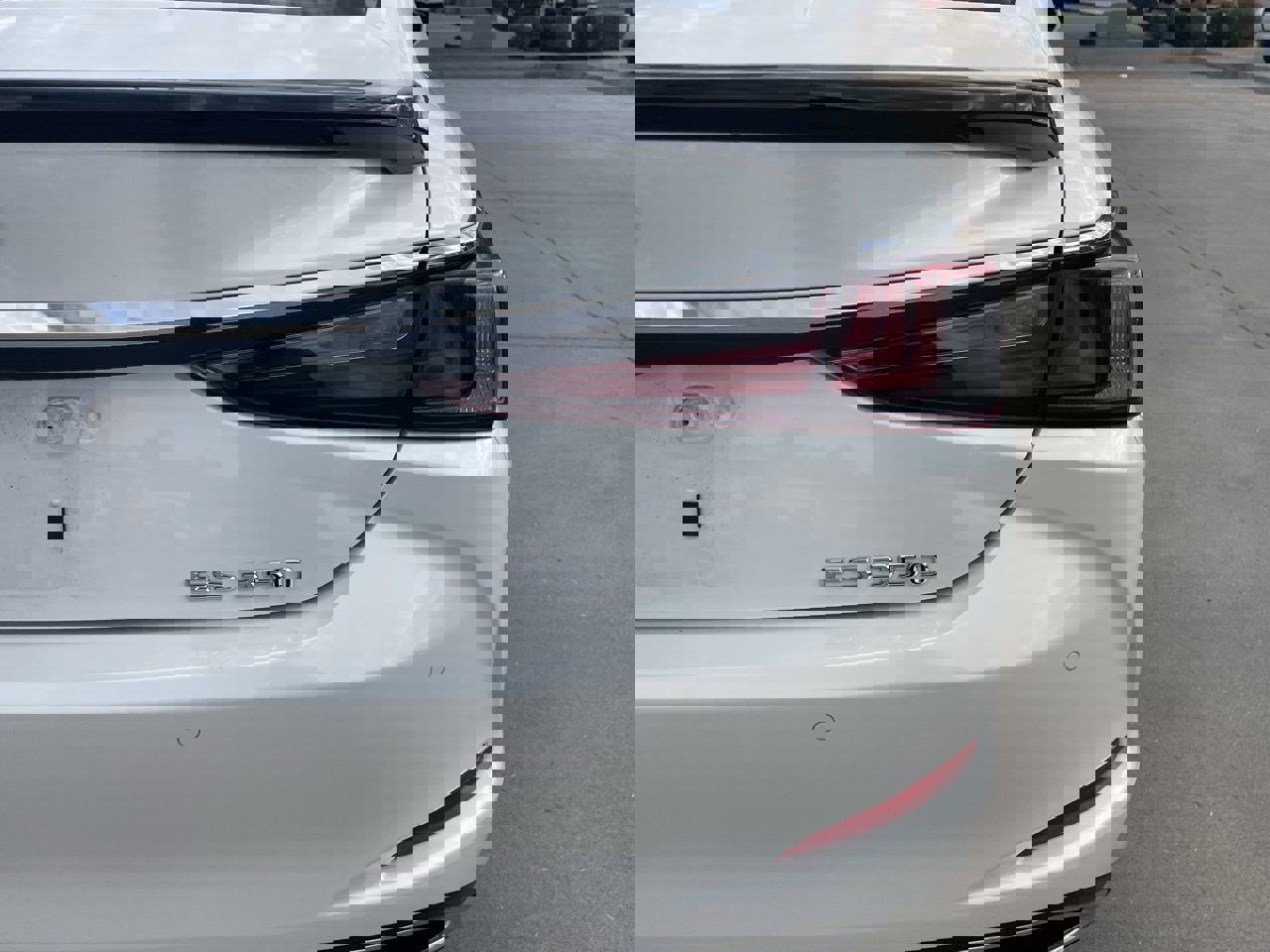 Used 2025 Lexus ES 350 w/ Premium Package image 4