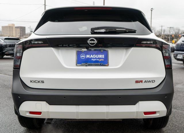 Certified 2025 Nissan Kicks SR image 6
