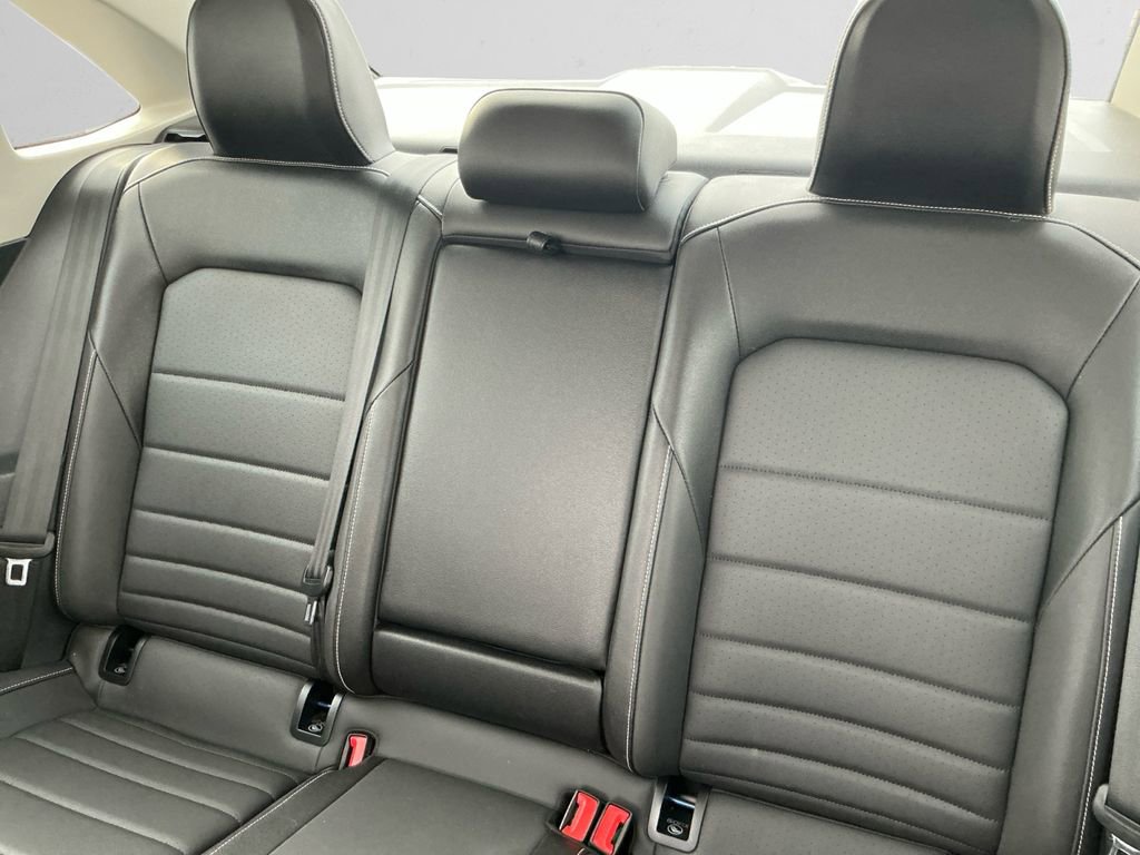 Used 2022 Volkswagen Jetta SE w/ Panoramic Sunroof Package image 13