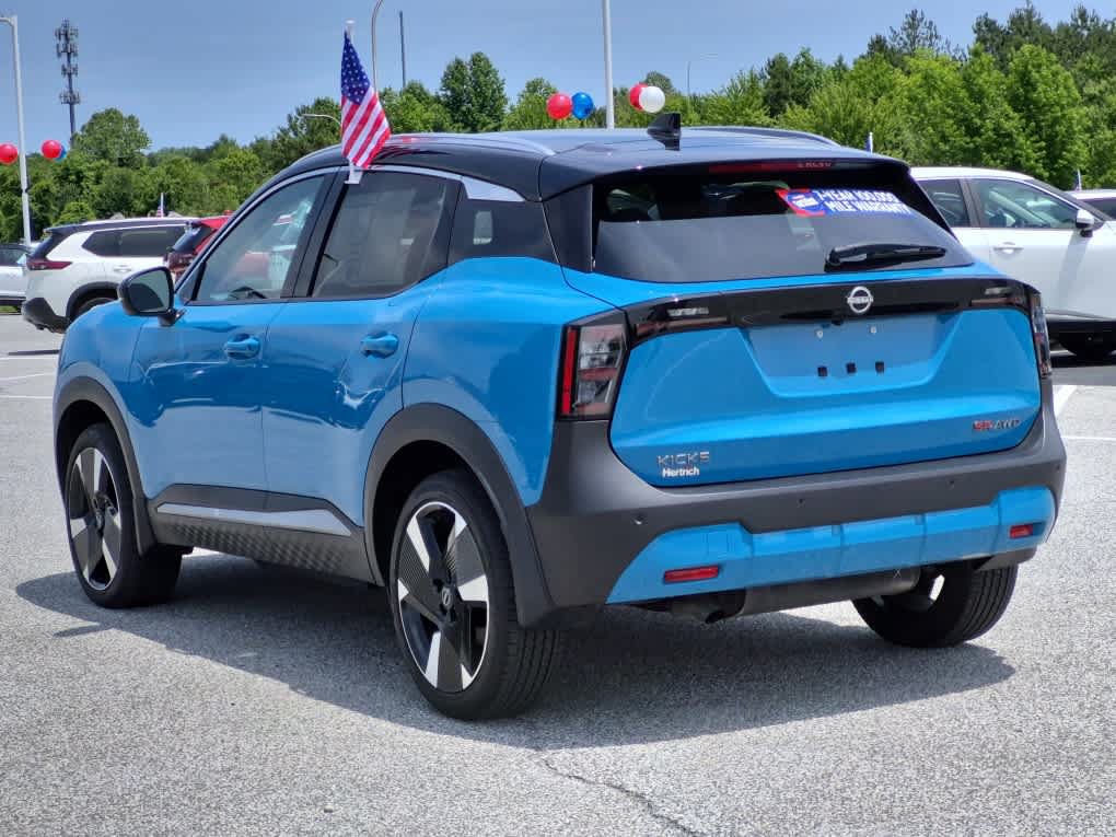 Used 2025 Nissan Kicks SR AWD/4WD image 4