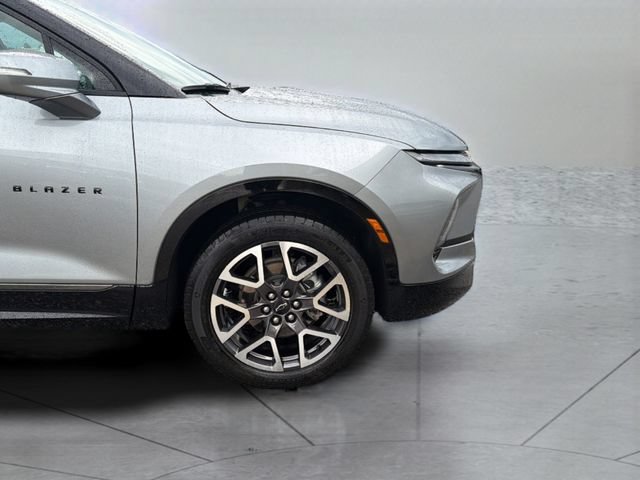 Used 2025 Chevrolet Blazer RS FWD image 33
