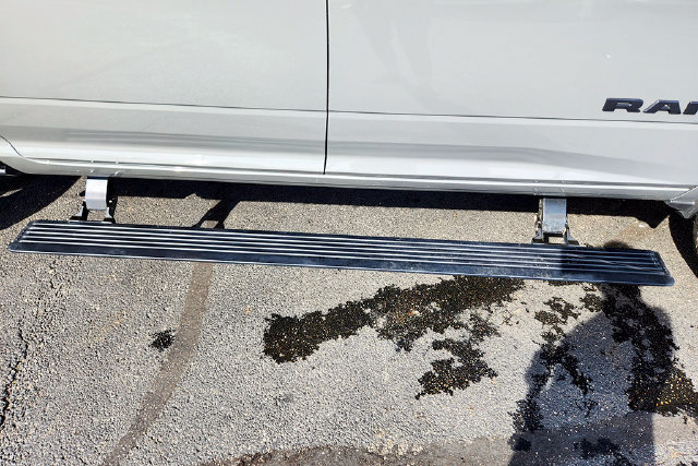 Used 2025 RAM 2500 Laramie AWD/4WD image 31