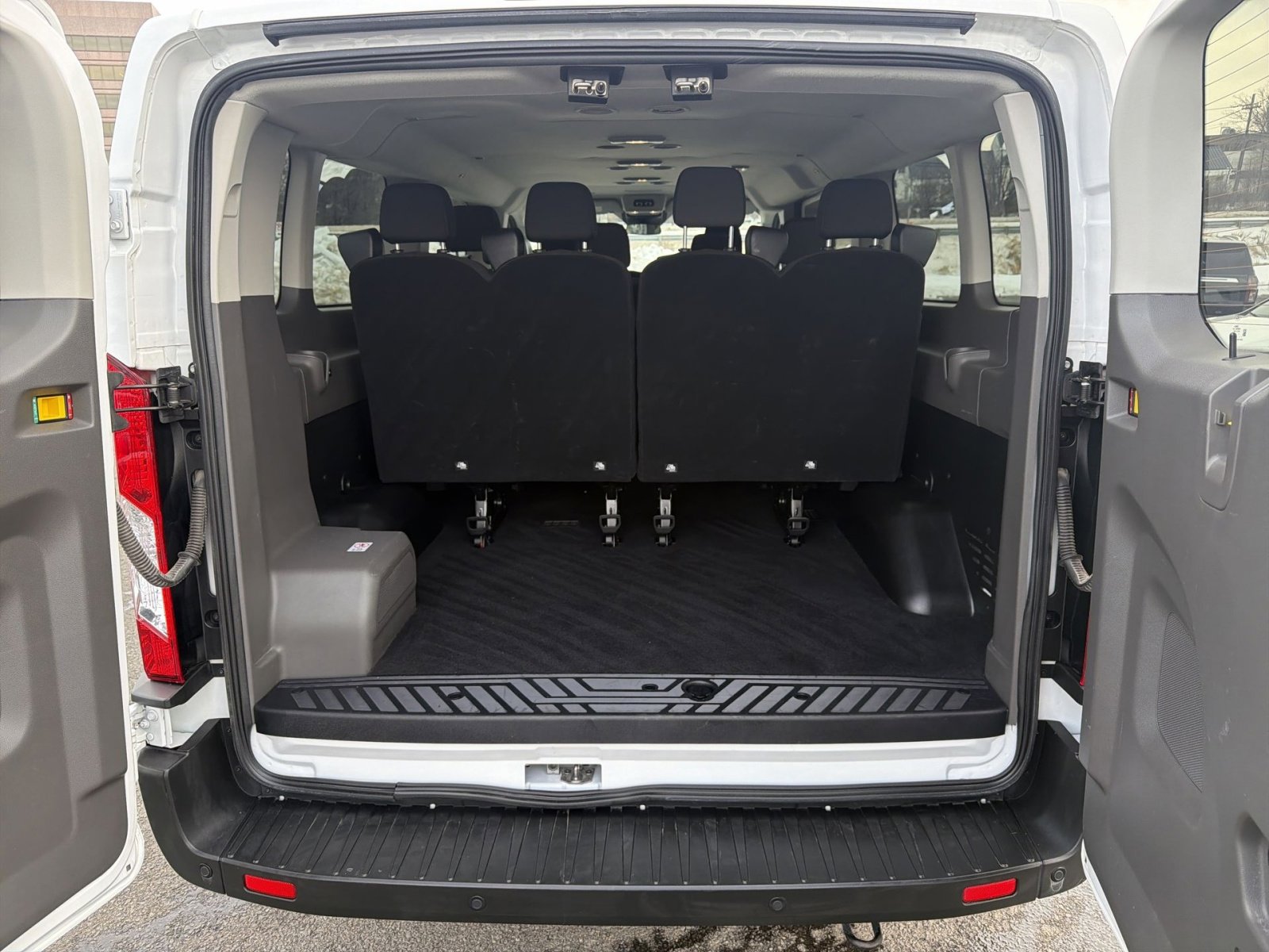 Used 2024 Ford Transit 350 XLT image 25