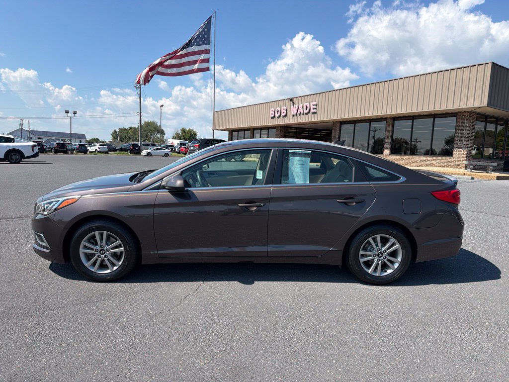 Used 2017 Hyundai Sonata SE FWD image 2