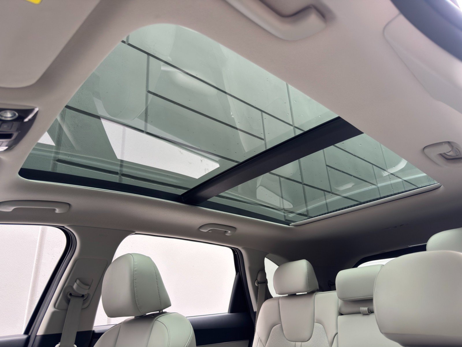 Used 2023 Kia Sorento S w/ Panoramic Sunroof Package FWD image 11