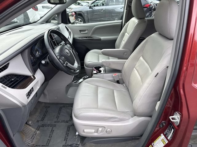 Used 2015 Toyota Sienna XLE Premium FWD image 14