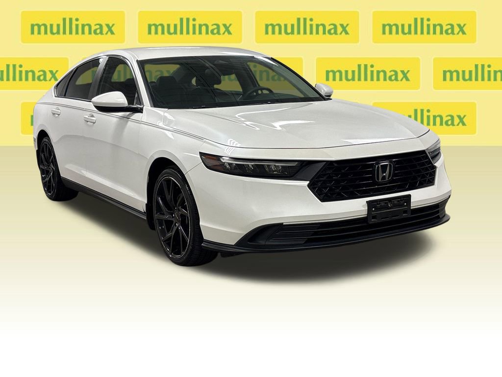 Used 2023 Honda Accord LX image 2