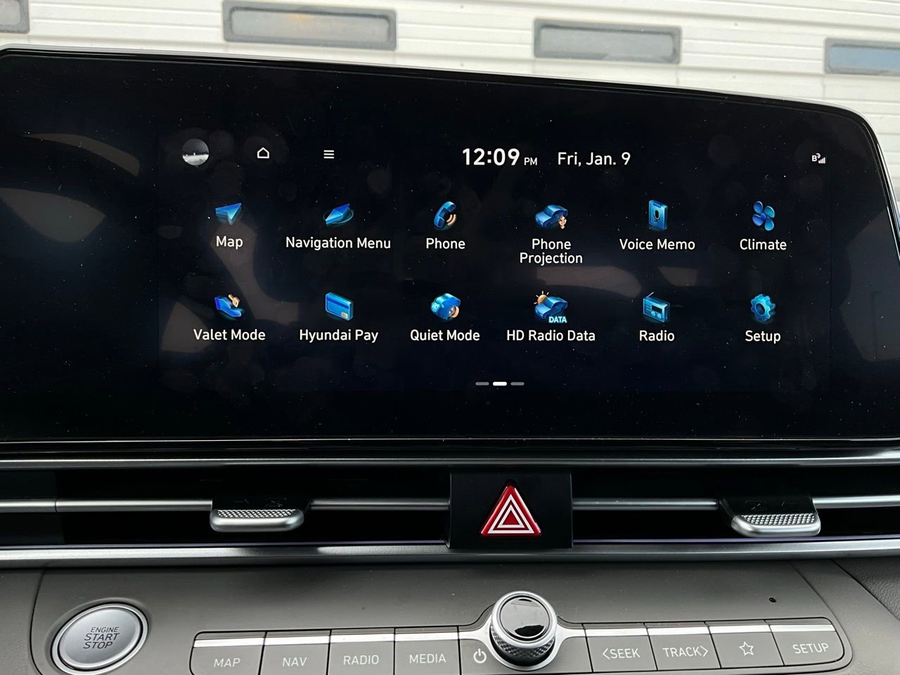 Used 2025 Hyundai Elantra SEL image 30