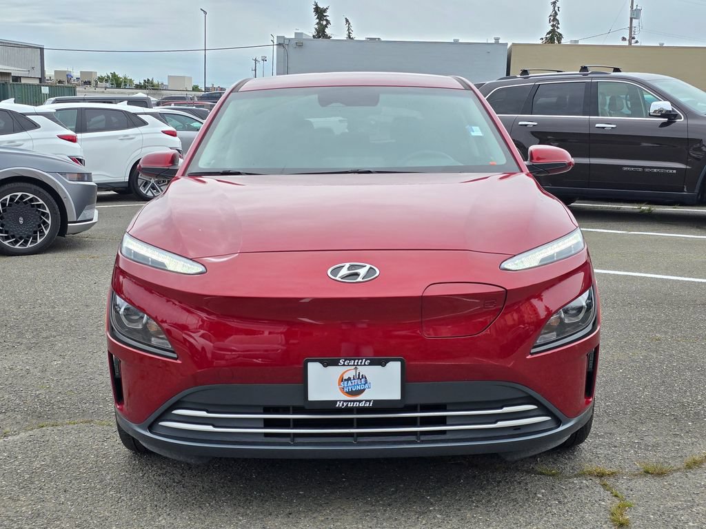 Used 2023 Hyundai Kona SE FWD image 2