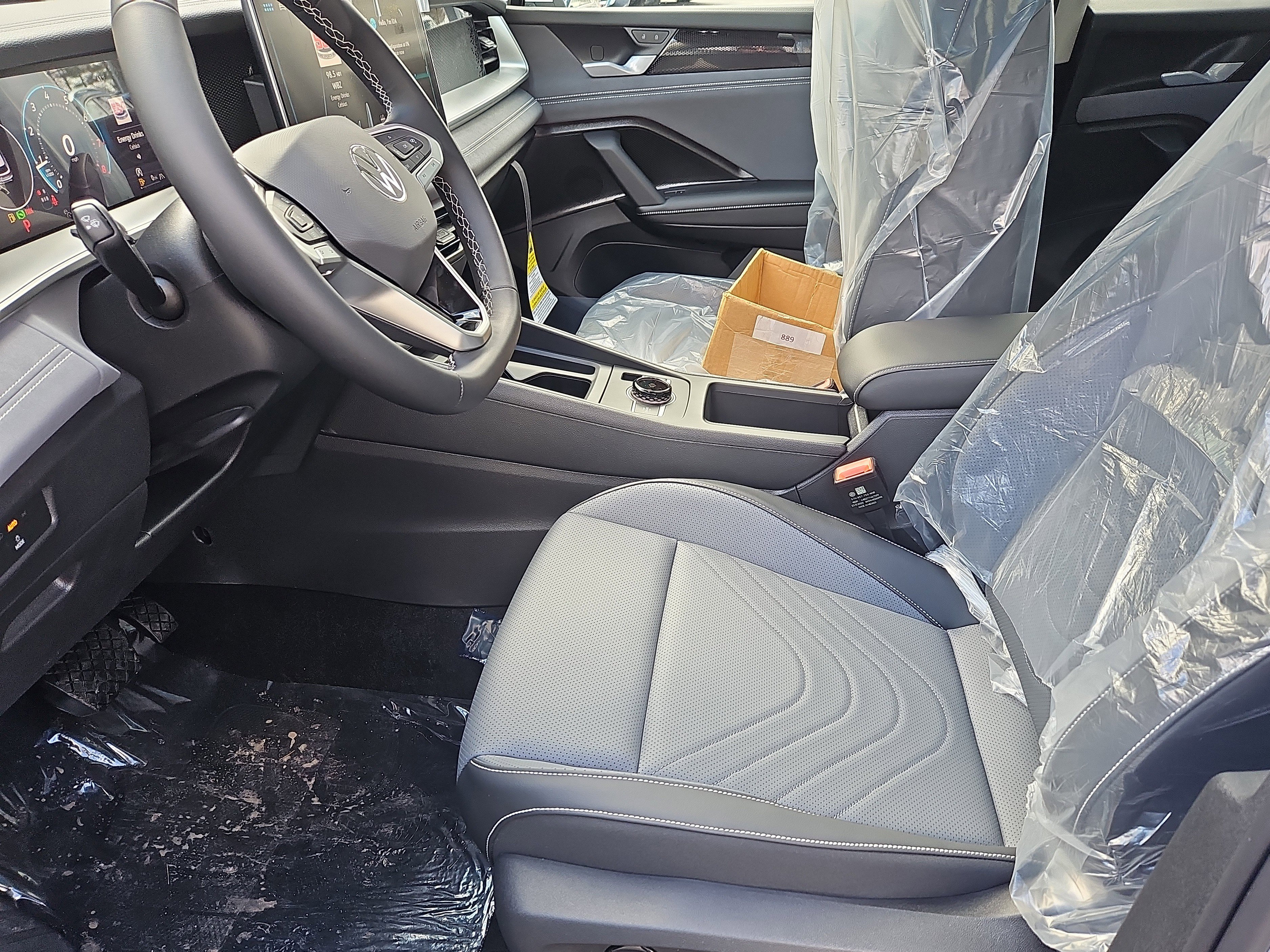 New 2026 Volkswagen Tiguan SE image 18