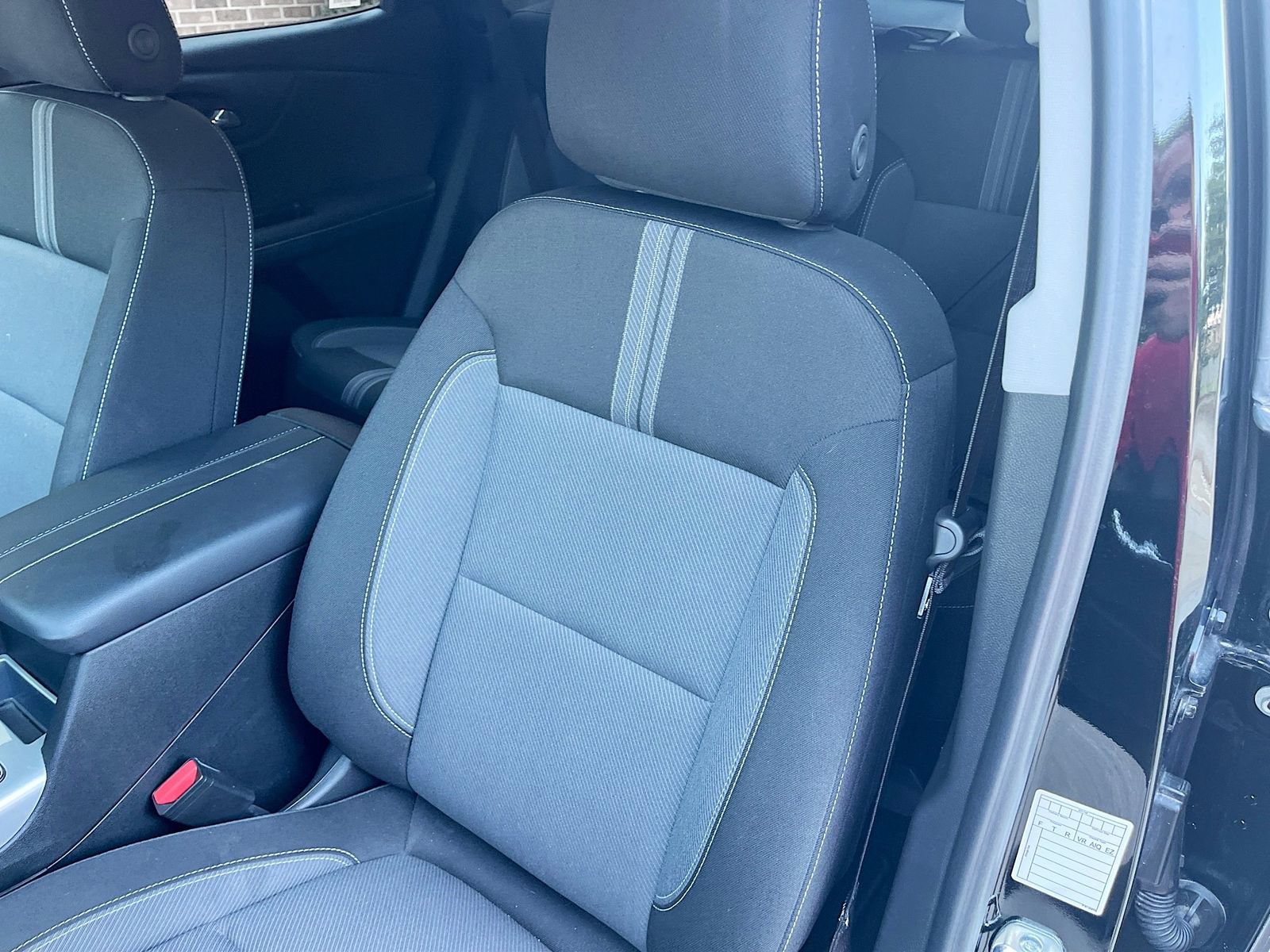Used 2025 Chevrolet Blazer LT FWD image 18