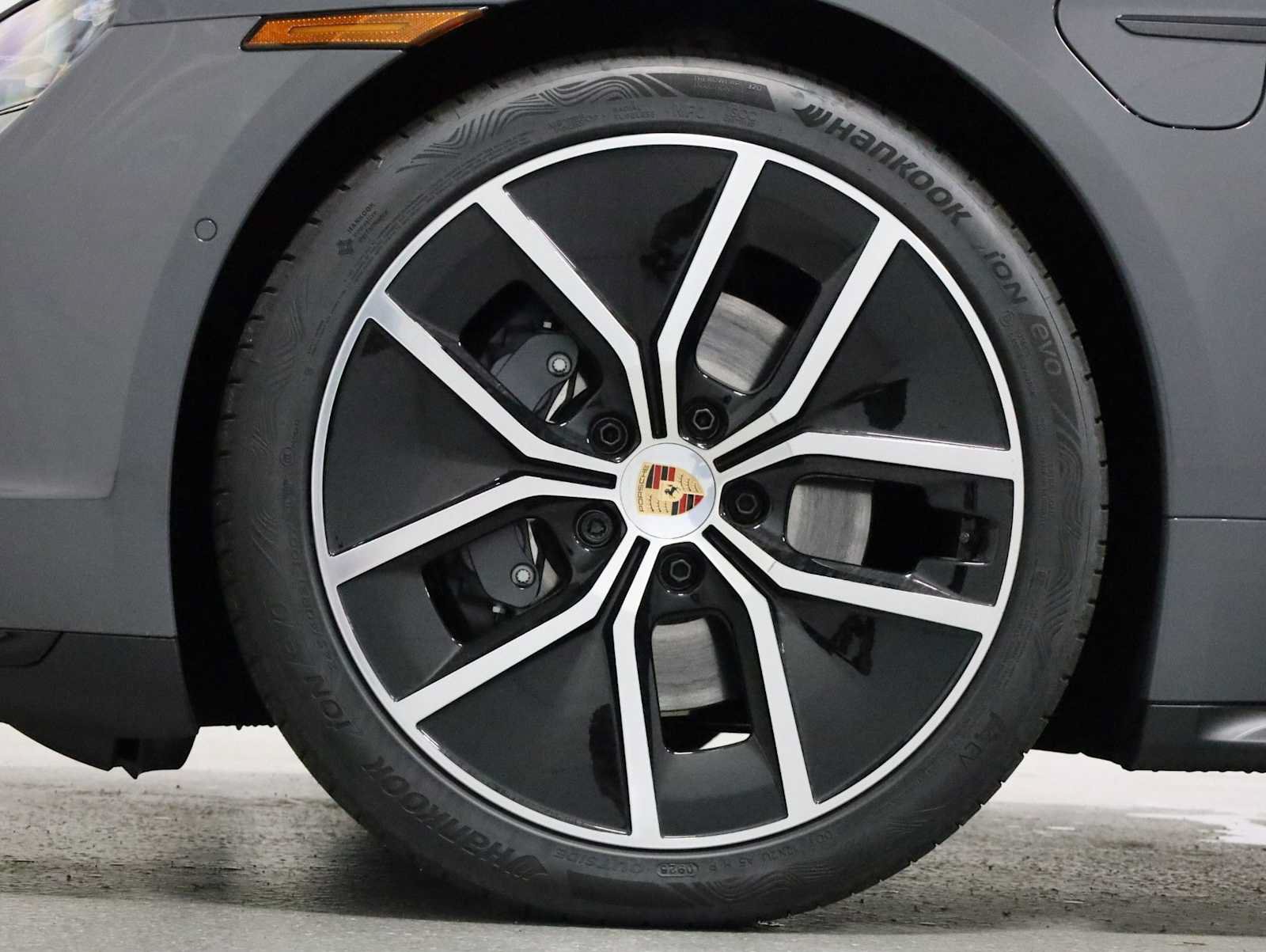 New 2026 Porsche Taycan AWD/4WD image 38
