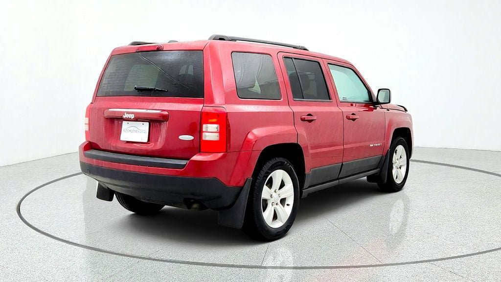 Used 2017 Jeep Patriot Latitude FWD image 5