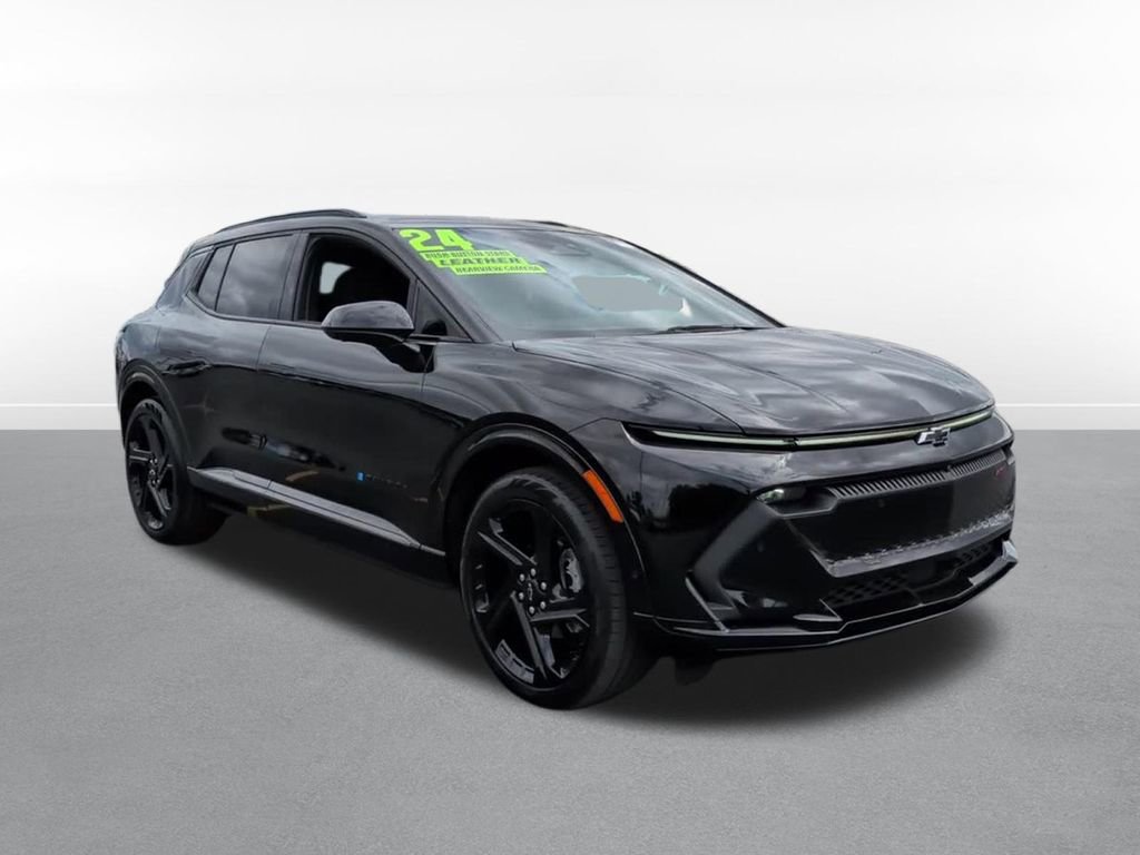 Used 2024 Chevrolet Equinox EV RS FWD image 3