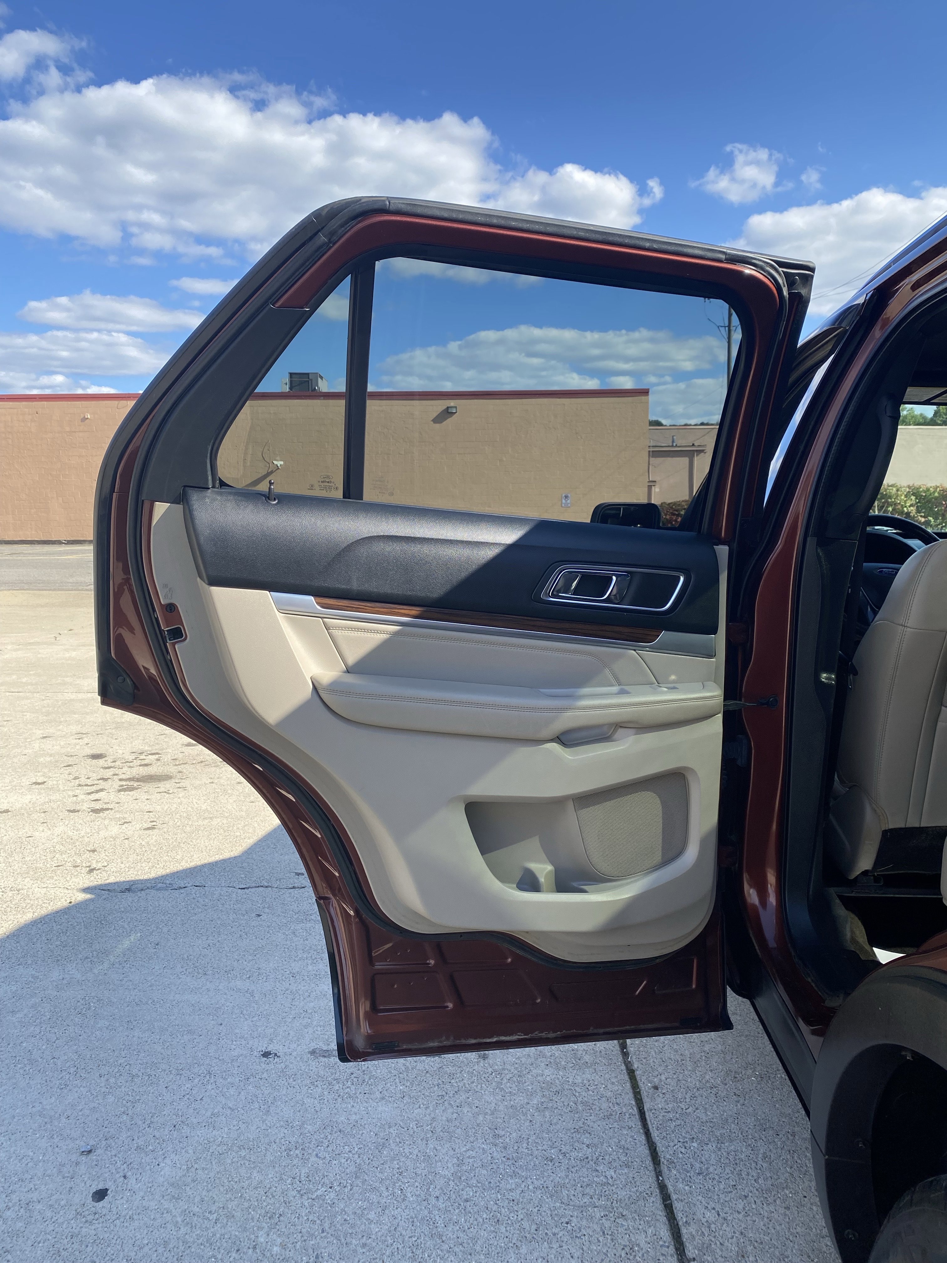 Used 2018 Ford Explorer Limited image 20