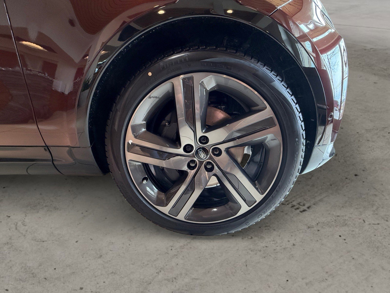 New 2026 Land Rover Discovery Limited Edition image 8