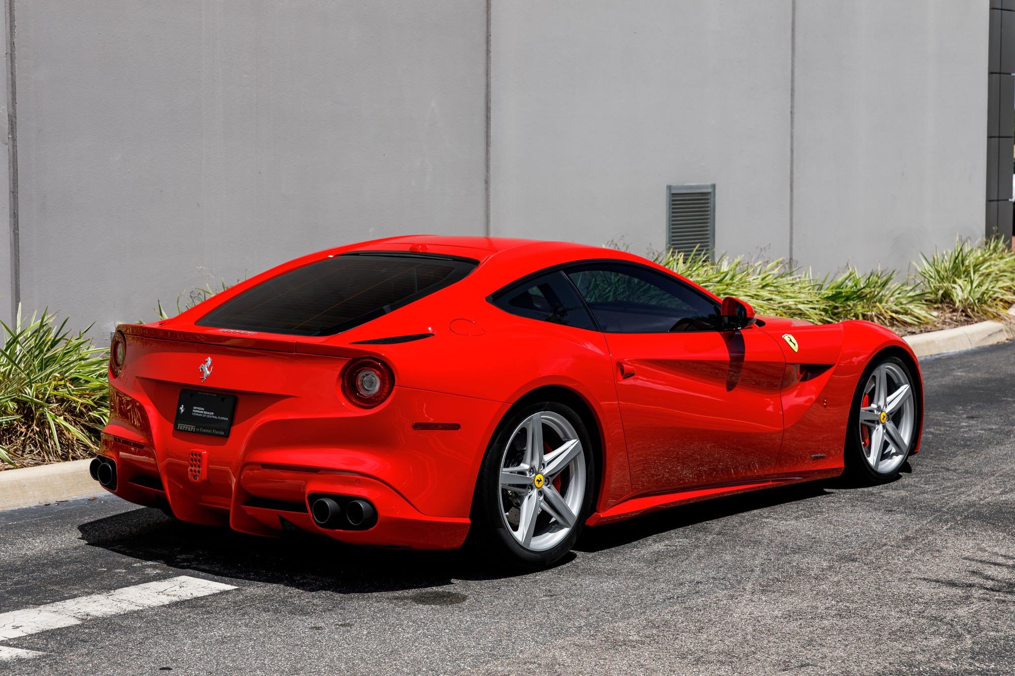 Used 2016 Ferrari F12 Berlinetta RWD image 5