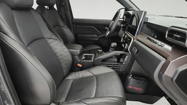 Used 2024 Toyota Tacoma TRD Sport w/ TRD Sport Premium Package AWD/4WD image 22