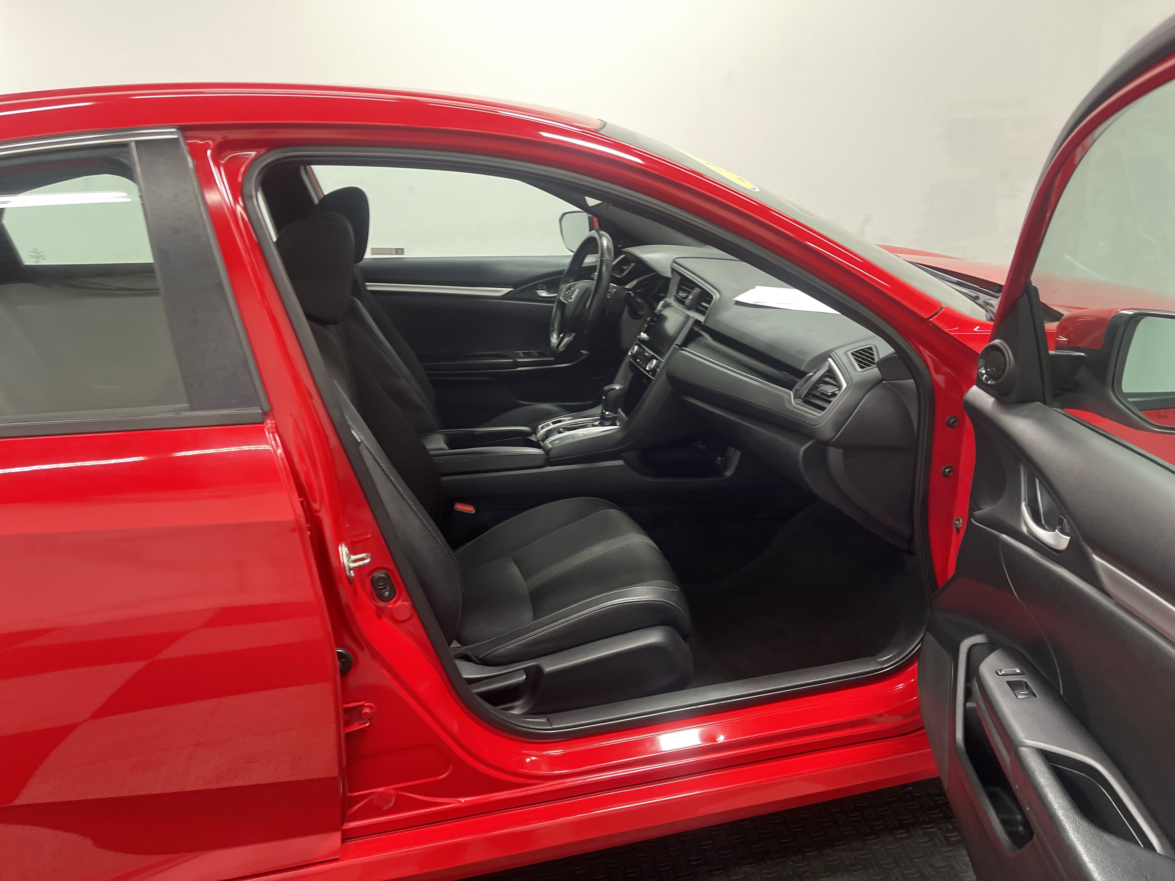 Used 2020 Honda Civic Sport image 25